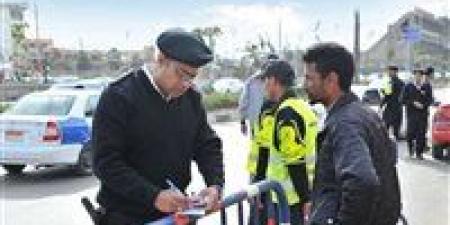 ضبط
      129
      ألف
      مخالفة
      و48
      حالة
      تعاطي
      بين
      السائقين
      خلال
      24
      ساعة