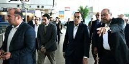 رئيس
الوزراء
يبدأ
جولة
تفقدية
موسعة
بمطار
القاهرة
الدولي