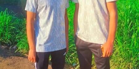 وسط
      صراخ
      وعويل..
      الحزن
      يخيم
      على
      أهالي
      قرية
      شنواي
      بالمنوفية
      أثناء
      وداع
      شابين