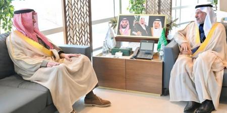 الربيعة
      يلتقي
      سفير
      المملكة
      لدى
      فيتنام
      والسفير
      غير
      المقيم
      لدى
      كمبوديا