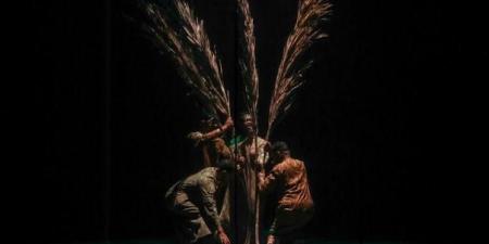 ثنائية
      الحرب
      والسلام
      بمهرجان
      الرياض
      للمسرح