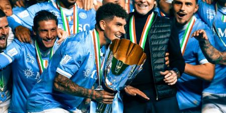 معالي
نائب
وزير
الرياضة
يتوج
نابولي
بطلاً
لكأس
السوبر
الإيطالي
في
نسخته
ال38