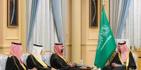 أمير
      منطقة
      المدينة
      المنورة
      يستقبل
      الرئيس
      التنفيذي
      لهيئة
      المحتوى
      المحلي
      والمشتريات
      الحكومية