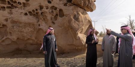 وزير
      السياحة
      يزور
      حصاة
      النصلة
      في
      عيون
      الجواء
      ضمن
      جولة
      حي
      الشتاء