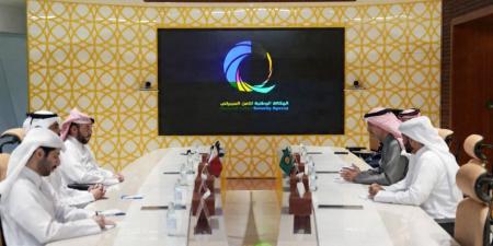 رئيس مركز حالات الطوارئ الخليجي يبحث مع رئيس الأمن السيبراني القطري رفع مستوى الجاهزية السيبرانية