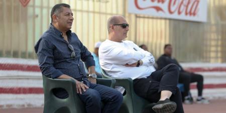 انقسام
      داخل
      نادي
      الزمالك
      حول
      رحيل
      بدر
      حامد
      واتجاه
      لإقالة
      رئيس
      قطاع
      البراعم
      (خاص)