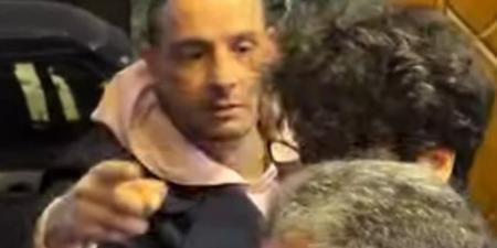 انتهاك
      الخصوصية..
      قصة
      أزمة
      ريهام
      عبد
      الغفور
      وأحمد
      الفيشاوي
      مع
      المصورين