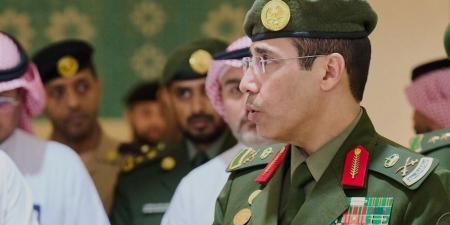 مدير
      الجوازات
      المكلف
      يقف
      على
      سير
      العمل
      في
      مطار
      الملك
      عبدالعزيز
      وميناء
      جدة
      الإسلامي