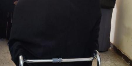 رغم
      مرضها..
      مسنّة
      تتحدى
      الألم
      وتُدلي
      بصوتها
      في
      جولة
      الإعادة
      لانتخابات
      البرلمان
      2025
      بالفيوم