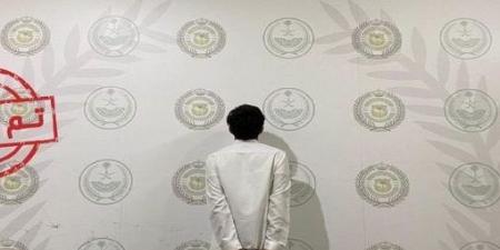 مكافحة المخدرات بعسير تقبض على مواطن لترويجه 22,900 قرص خاضع للتنظيم الطبي #عاجل