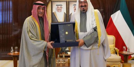 ولي عهد الكويت يستقبل الأمين العام لمجلس التعاون