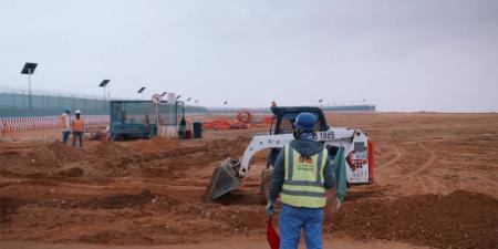 مطار الملك سلمان الدولي يدشن أعمال إنشاء المَدرج الثالث