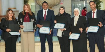 عطاء يُتوج بالوفاء.. وزير الصحة يكرم أبرز وجوه الصحة في البحر الأحمر