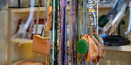 سوق وأجنحة تجارية مصاحبة لمهرجان الملك عبدالعزيز للصقور 2025