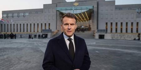 ماكرون: ترامب أفرغ الناتو من مضمونه.. والحرب لن تحل النووي الإيراني