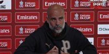 بيب جوارديولا يشيد بمحمد صلاح: أسطورة ليفربول تستحق وداعًا تاريخيًا