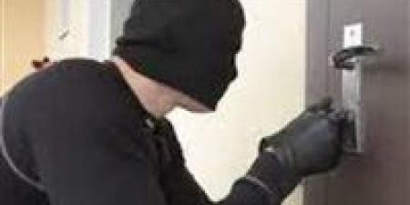 القبض
على
لص
أسلاك
تكييف
بالجيزة
في
فيديو
متداول