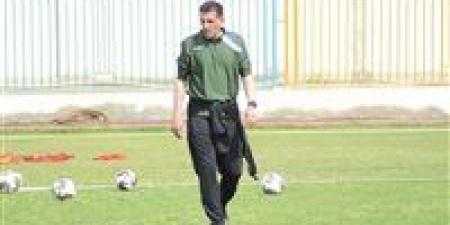 مالية
كفر
الزيات
يجدد
عقد
حسن
موسي
المدير
الفني
في
الموسم
القادم