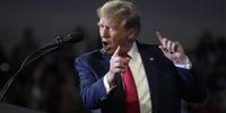 ترامب:
      أي
      إيراني
      يطلق
      النار
      علينا
      أو
      على
      سفن
      سلمية
      سيتم
      نسفه
      وإرساله
      إلى
      الجحيم