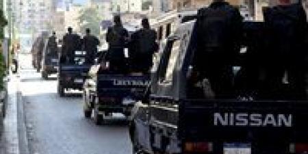 فيديو
      يوثق
      الواقعة..
      ضبط
      متهم
      تعدّى
      بالسب
      ولوّح
      بسلاح
      داخل
      مطعم