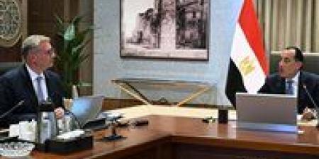 الحكومة
      تبدأ
      إجراءات
      القيد
      المؤقت
      لـ10
      شركات
      بقطاع
      البترول
      في
      البورصة