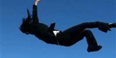 «قفزة
      النهاية»..
      تفاصيل
      إنهاء
      طبيبة
      حياتها
      من
      الطابق
      الثامن
      بالنزهة