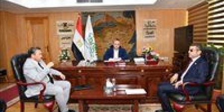 محافظ
الفيوم
يتابع
التجهيزات
والاستعدادات
لافتتاح
مكتب
للتصديقات
والخدمات
القنصلية