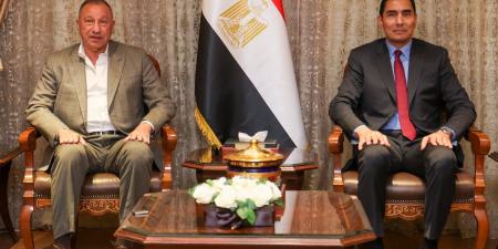 وزارة
الرياضة
ترفض
التدخل
في
أزمة
الأهلي
واتحاد
الكرة