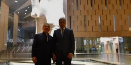 وزير
      السياحة
      يستقبل
      رئيس
      جمهورية
      تتارستان
      ويصحبه
      في
      جولته
      بالمتحف
      المصري
      الكبير