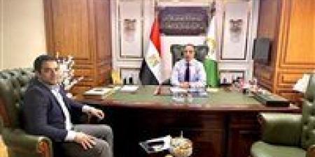 النائب
      هشام
      بدوي
      يلتقي
      محافظ
      الجيزة
      لمتابعة
      ملفات
      تطوير
      المحافظة
      وتعزيز
      الاستثمار