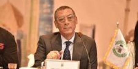 ياسر
      قمر
      يشيد
      بدعم
      جوهر
      نبيل
      لتطوير
      اتحاد
      الطائرة
      والمنتخب
      الوطني