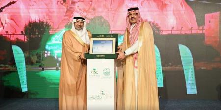 أمير حائل يتسلّم شهادة اعتماد المدينة الصحية من منظمة الصحة العالمية