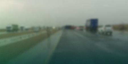 انزلاق 7 شاحنات على طريق القصيم – المدينة خلال الحالة المطرية