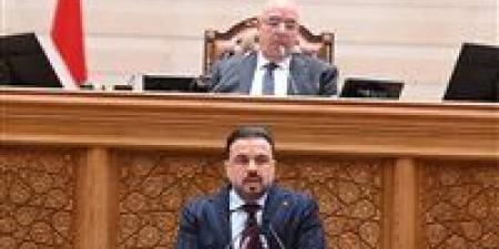 رئيس
      شباب
      النواب:
      رئيس
      اتحاد
      الكرة
      وحسام
      حسن
      يشاركان
      في
      اجتماع
      اللجنة
      لبحث
      الاستعداد
      للمونديال