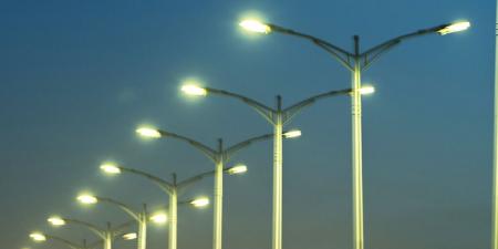 إحالة 9 عطاءات لمناقصة تركيب معدات إنارة الشوارع إلى «الكهرباء» لدراستها