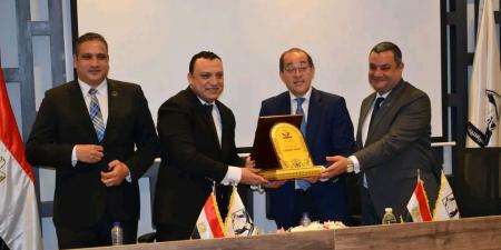 التنسيقية
      تستضيف
      وزير
      المالية.
      أحمد
      كجوك:
      تعميق
      الشفافية
      المالية
      يعزز
      ثقة
      المواطنين
      والمستثمرين