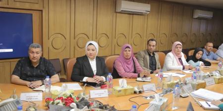 محافظ
      قنا
      يتابع
      الموقف
      التنفيذي
      لإحياء
      منطقة
      دندرة
      مع
      UN
      Habitat
      وUNDP