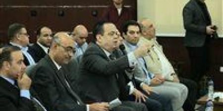 النائب
      عصام
      هلال:
      نتحرك
      ميدانيًا
      لحل
      أزمات
      المياه
      والصرف
      بالجيزة
      وخطة
      عاجلة
      لمواجهة
      ضغط
      الصيف