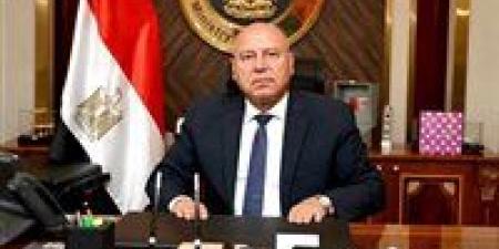 كامل
      الوزير
      يكلف
      محمد
      حسن
      مصطفى
      برئاسة
      هيئة
      الطرق
      والكباري