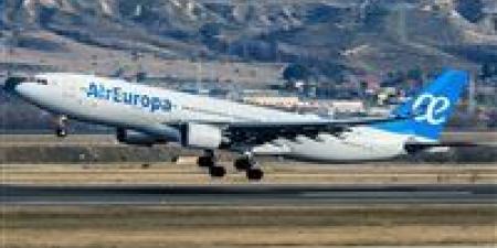 الكويت
      تعيد
      فتح
      أجوائها
      تدريجيا
      بعد
      توقف
      احترازي
      منذ
      فبراير