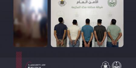 شرطة مكة تقبض على 5 مقيمين مخالفين لأنظمة الحج ودخولهم مكة دون تصريح