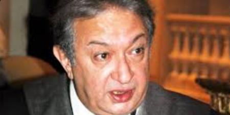 في
      ذكرى
      ميلاده..
      نور
      الشريف
      يتحدث
      عن
      علاقته
      بـ
      عمه
      إسماعيل
      وكيف
      اقتبس
      شخصية
      عبد
      الغفور
      البرعي
      منه|لقاء
      نادر