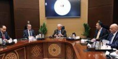 نائب
      رئيس
      الوزراء
      للشئون
      الاقتصادية
      يعقد
      اجتماعًا
      تنسيقيا
      بشأن
      الاجتماع
      المُقبل
      للمجموعة
      الوزارية
      لريادة
      الأعمال