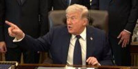 ترامب
      يسخر
      من
      المستشار
      الألماني
      بعد
      حديثه
      عن
      "إذلال"
      القيادة
      الإيرانية
      للأمريكيين