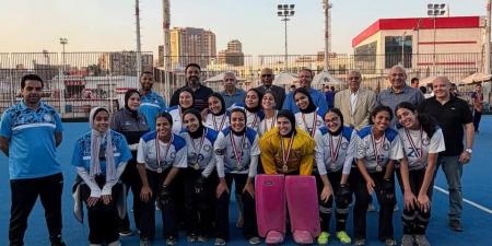 أشرف
      فرحات
      يكرم
      أبطال
      دوري
      الخماسي
      للهوكي
      الزمالك