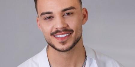 سيلاوي
      يزعم:
      عيلتي
      خطفوني
      على
      مستشفى
      واعطوني
      أدوية
      غصب
      على
      أساس
      أني
      مجنون