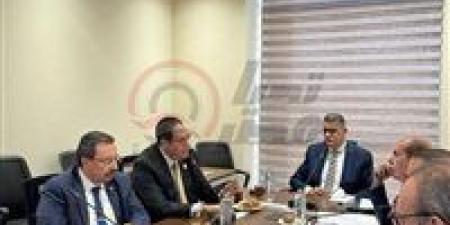 بحضور
      10
      رؤساء
      جامعات..
      حقوق
      البرلمان
      تناقش
      الملف
      الحقوقي
      بالجامعات
      المصرية