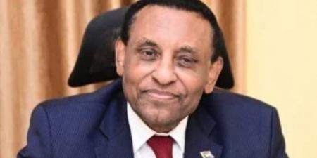 رئيس وزراء السودان يتفقد مطار الخرطوم
