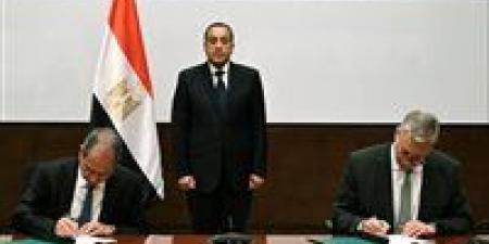 رئيس
      الوزراء
      يشهد
      توقيع
      اتفاقية
      لتأهيل
      شبكات
      الغاز
      اللبنانية
      بخبرات
      قطاع
      البترول