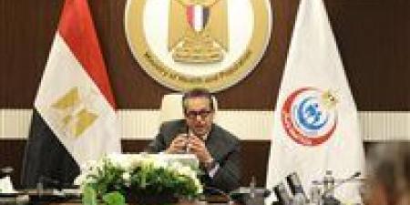 لن
      نغفل
      جهوده
      الوزير
      ..
      النائب
      حاتم
      عبدالعزيز
      يدافع
      عن
      وزير
      الصحة
      بعد
      أزمة
      التأشيرة